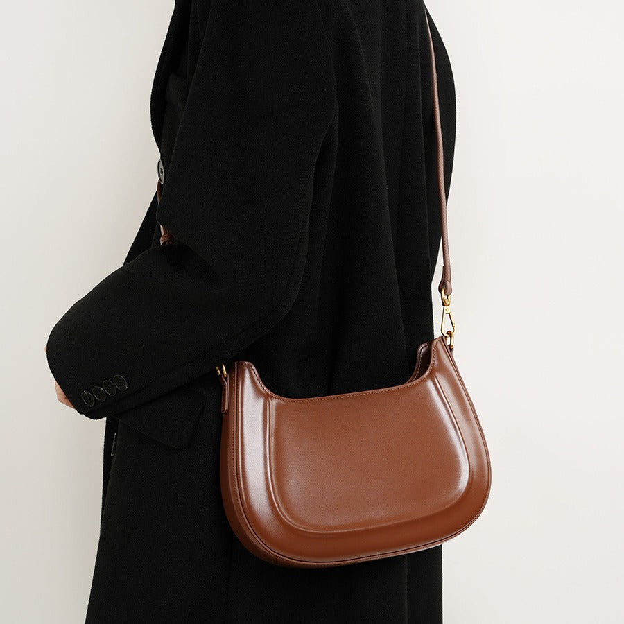 2025 Vintage saddle bag red wedding bag popular new autumn and winter leather women's bag shoulder messenger bag