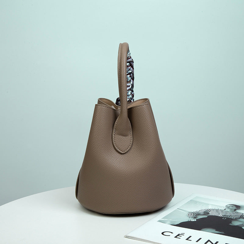 2025 Bucket bag new fashion trendy Popular style simple high-end handbag large capacity casual versatile shoulder messenger bag