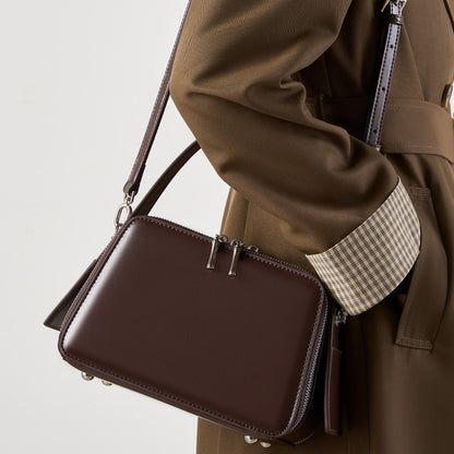 2025 Commuter leather small square bag versatile portable women's bag popular autumn and winter new niche design shoulder messenger bag