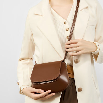 2025 Niche fashion shoulder women's bag  new chestnut bag texture retro saddle bag messenger bag