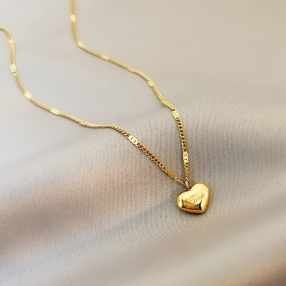 New Love Heart Necklace Internet Celebrity Same Simple Temperament Entry Lux Necklace Peach Heart Clavicle Chain Necklace Ornament