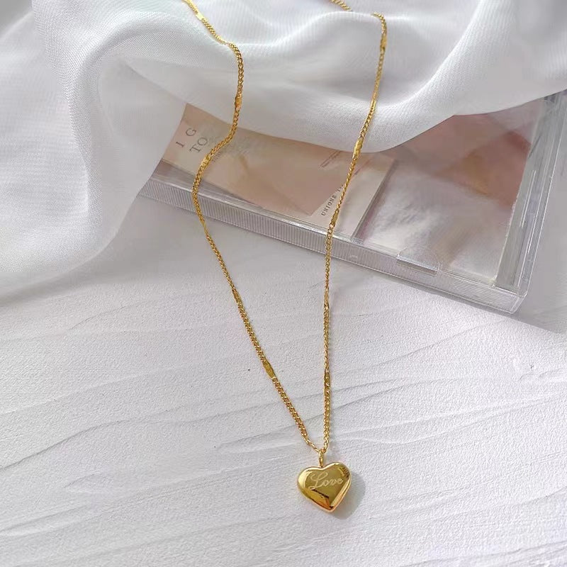 New Love Heart Necklace Internet Celebrity Same Simple Temperament Entry Lux Necklace Peach Heart Clavicle Chain Necklace Ornament
