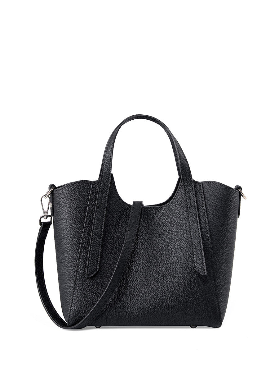 2025 The first layer of cowhide women's bag commuter texture hand bag popular new trend shoulder messenger bag