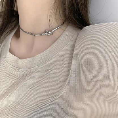 New Knotted Necklace Titanium Steel No Fading Cold Style Temperament Wild Short Sobbing Clavicle Chain Sweater Chain