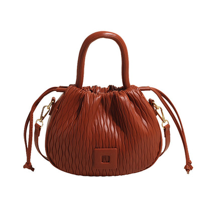 VAKKV 2025 Folded cloud bag women's popular new fashion versatile shoulder messenger bag premium texture drawstring bucket bag