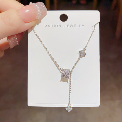Light Luxury Minority Design High-Grade Small Waist Four-Leaf Flower Necklace Tassel Sweet Refined Stylish and Versatile Clavicle Chain