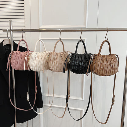 VAKKV 2025 Hand carrying fashionable pleated bucket bag women's popular new Korean version trendy shoulder bag for commuting to work large-capacity women's bag