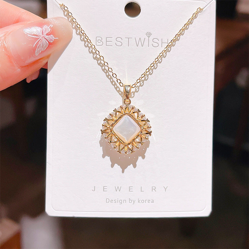 18K Thick Gold Color Retaining Quality Affordable Luxury Style Pearl Shell Necklace Korean Style Affordable Luxury Fashion High-Grade Clavicle Necklace