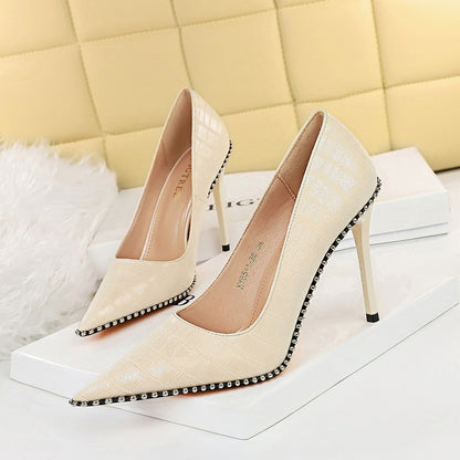 2025 9611-A8 retro  fashion women's shoes, thin heels, high heels, shallow mouth, pointed metal beads, rivets, nightclub shoes