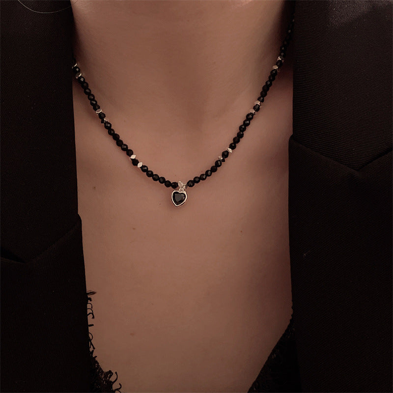 Fashion Black Bead Small Pieces of Silver Necklace Female Temperament Wild Niche Personality High-Grade Clavicle Chain Love Pendant