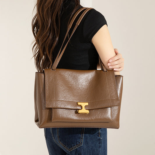2025 Shoulder bag popular new retro oily leather women's bag fashionable and simple casual underarm bag commuter soft leather tote bag