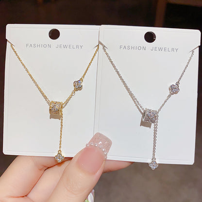 Light Luxury Minority Design High-Grade Small Waist Four-Leaf Flower Necklace Tassel Sweet Refined Stylish and Versatile Clavicle Chain