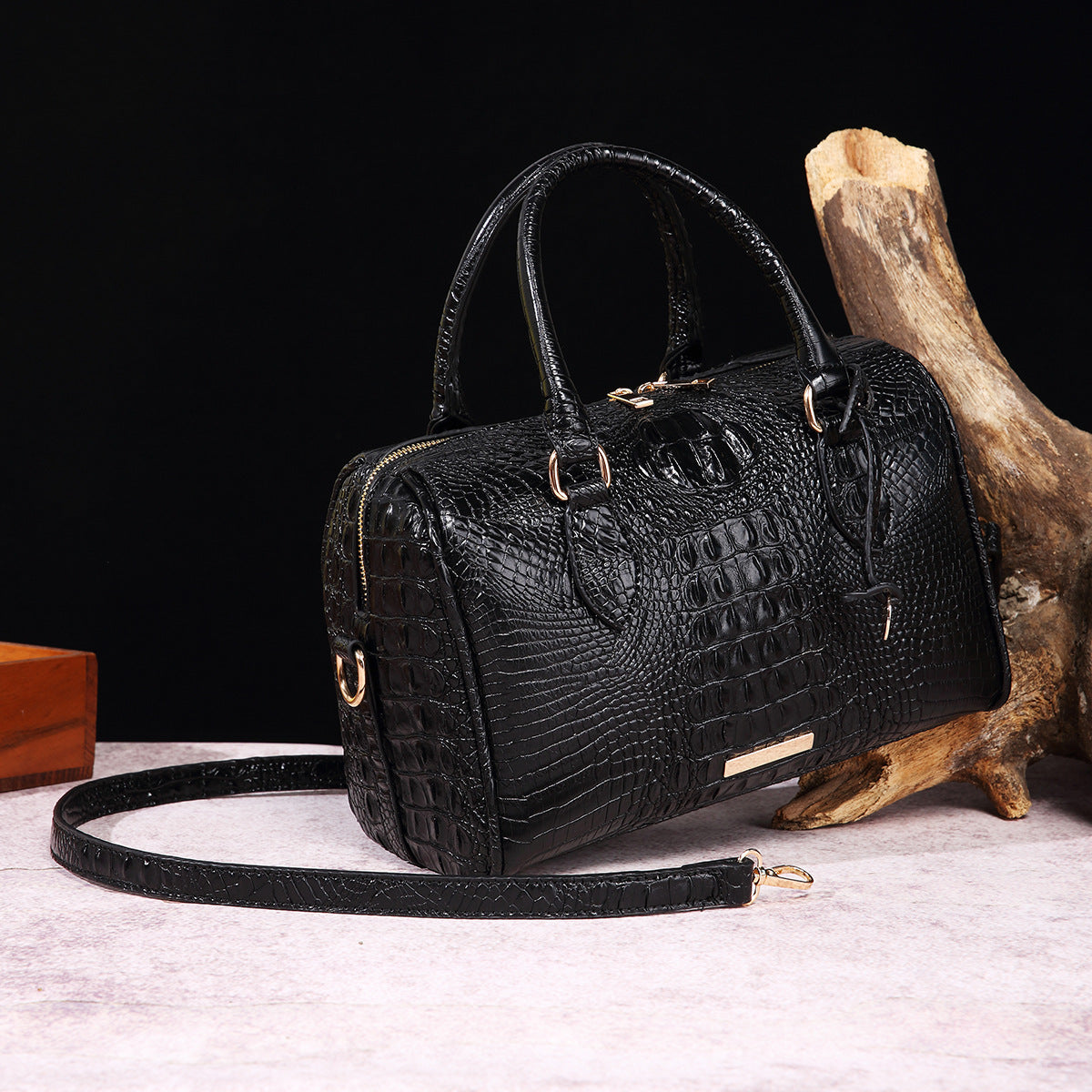 VAKKV New 2025 New  independent station hand-held armpit messenger travel retro women's bag Brahman crocodile pattern