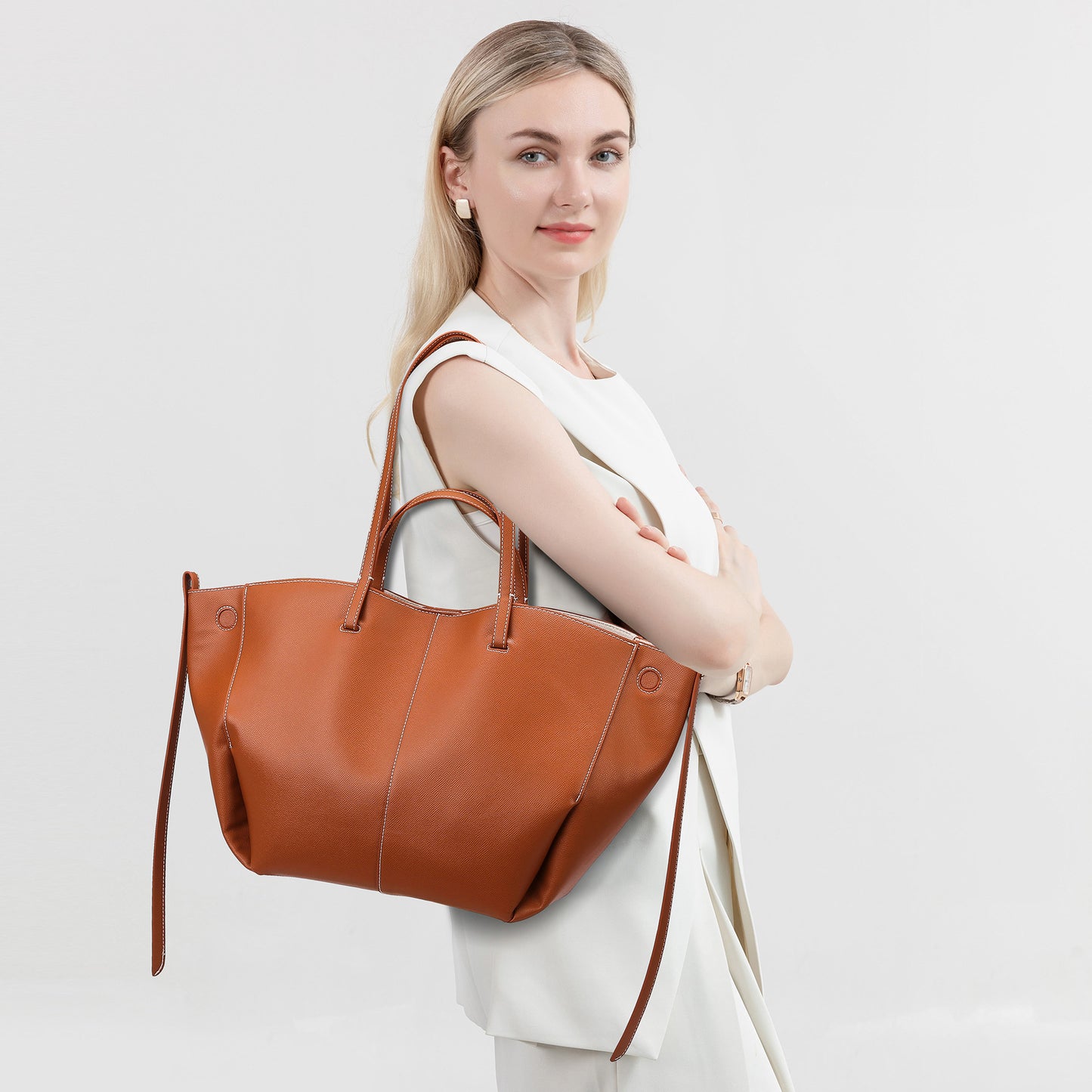 2025 Tote bag women's new fashionable simple bag large capacity high-end wing bag commuting texture shoulder bag