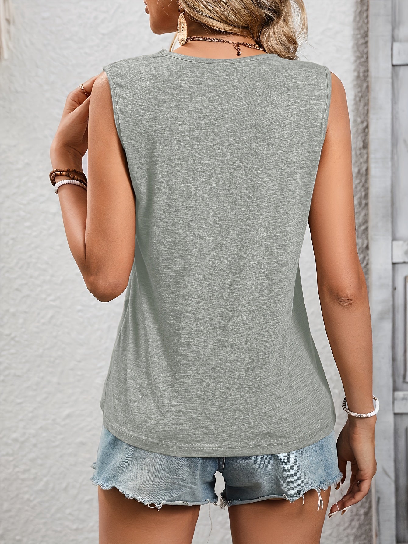 Flattering Contrast Lace Ruched Tank Top - Elegantly V-Necked & Sleeveless for Spring/Summer Chic - Womens Casual Wardrobe Staple