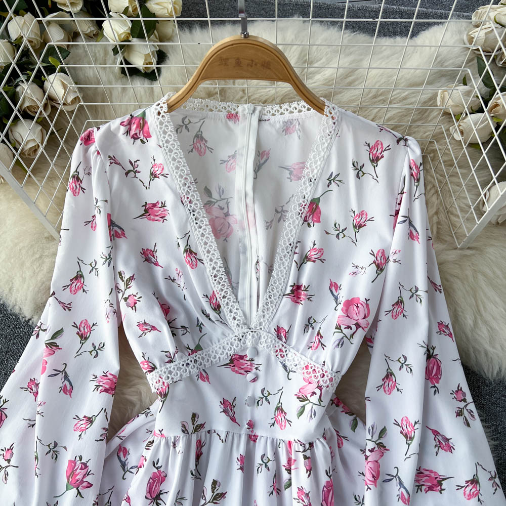 VAKKV White V-neck Floral Long Sleeve Dress P266