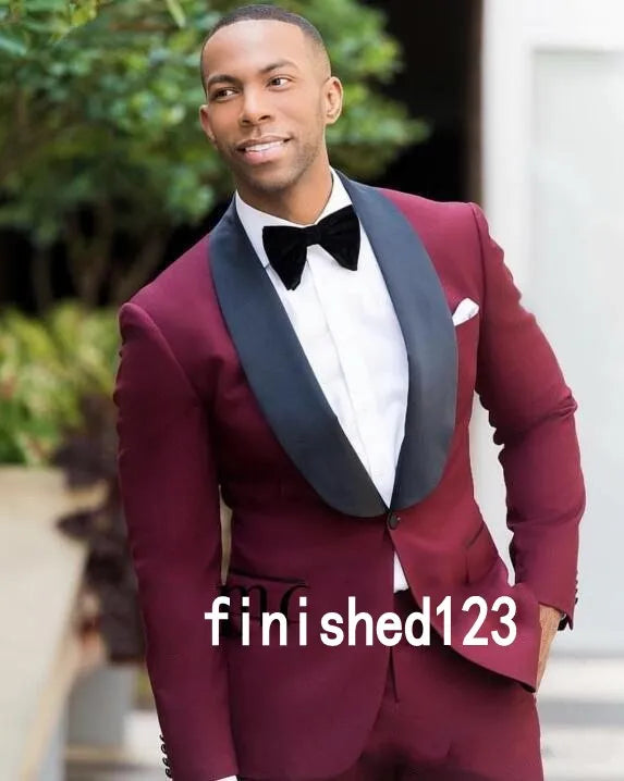 Double-Breasted Side Vent Light Grey Groom Tuxedos Peak Lapel Groomsmen Mens Wedding Tuxedos Prom Suits (Jacket+Pants+Tie) G1671