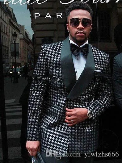 Handsome Shawl Lapel Groomsmen Double-Breasted Groom Tuxedos Black Men Suits Wedding/Prom/Dinner Man Blazer Jacket Pants Tie